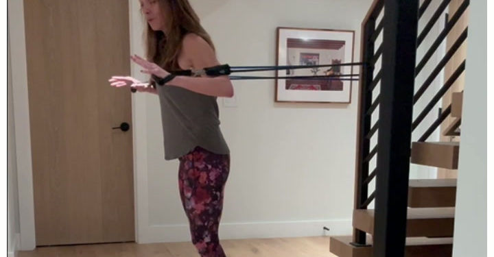 Cardio_ToeTap+ChestPress.MOV